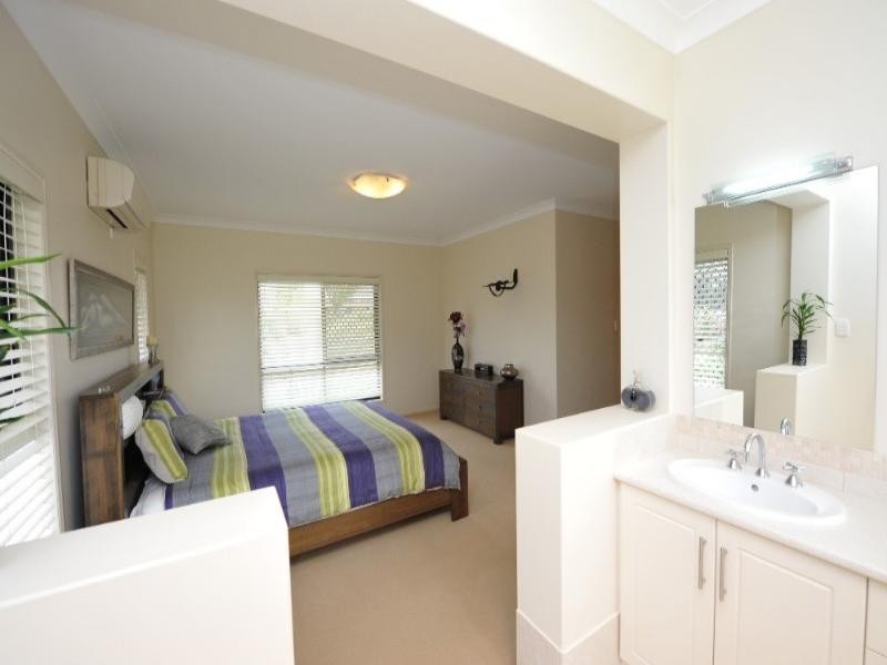 2 Lawson Drive, Highfields QLD 4352