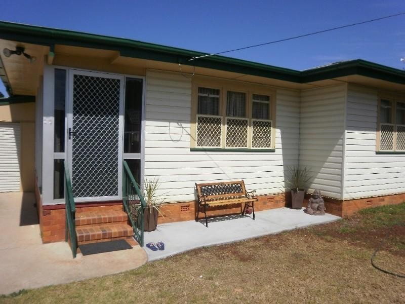 2 Newmarket Street, Newtown QLD 4350