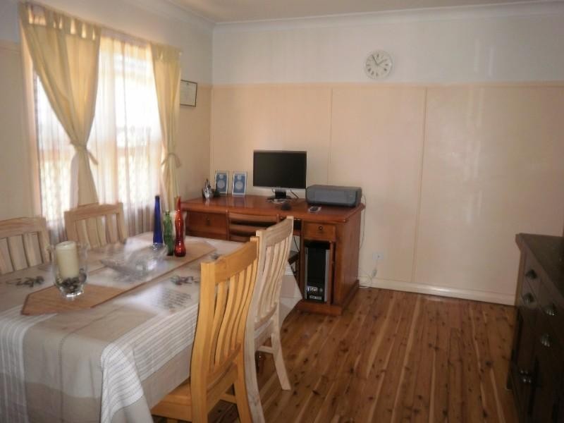 2 Newmarket Street, Newtown QLD 4350