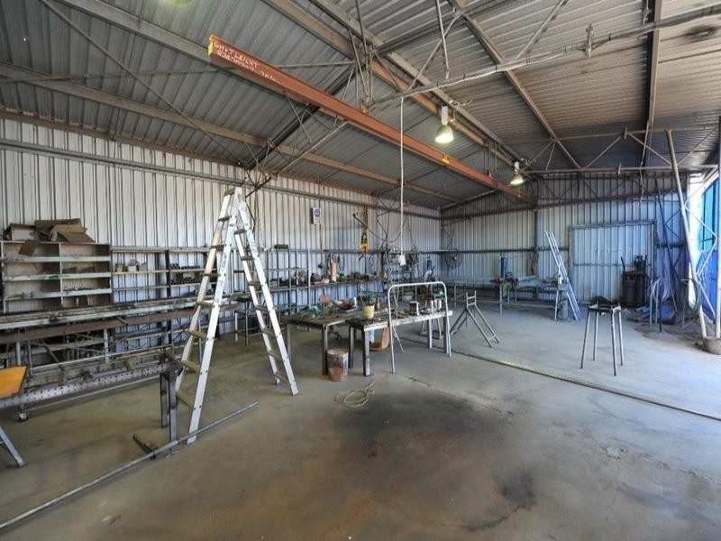 595 South Street, Glenvale QLD 4350