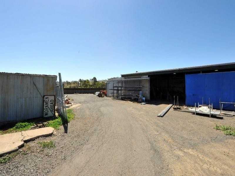 595 South Street, Glenvale QLD 4350