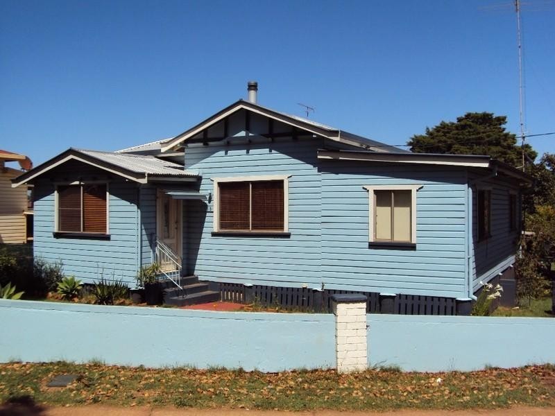 155 Ruthven Street, North Toowoomba QLD 4350