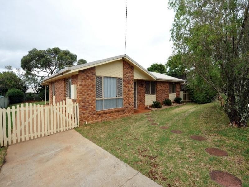 44 Seppelt Street, Wilsonton Heights QLD 4350