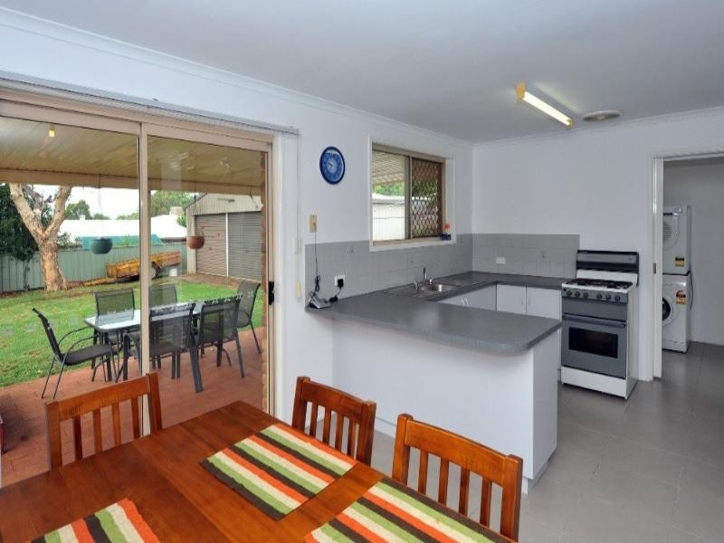 44 Seppelt Street, Wilsonton Heights QLD 4350