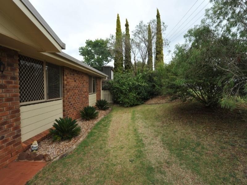 44 Seppelt Street, Wilsonton Heights QLD 4350