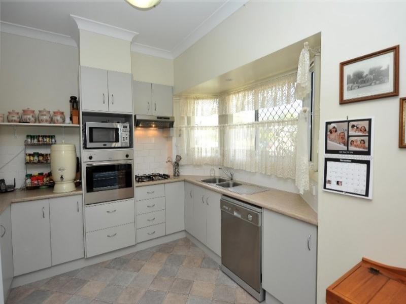 202/530 Bridge Street, Wilsonton QLD 4350