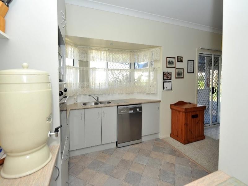 202/530 Bridge Street, Wilsonton QLD 4350