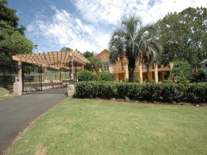 5a Curzon Street, Mount Lofty QLD 4350