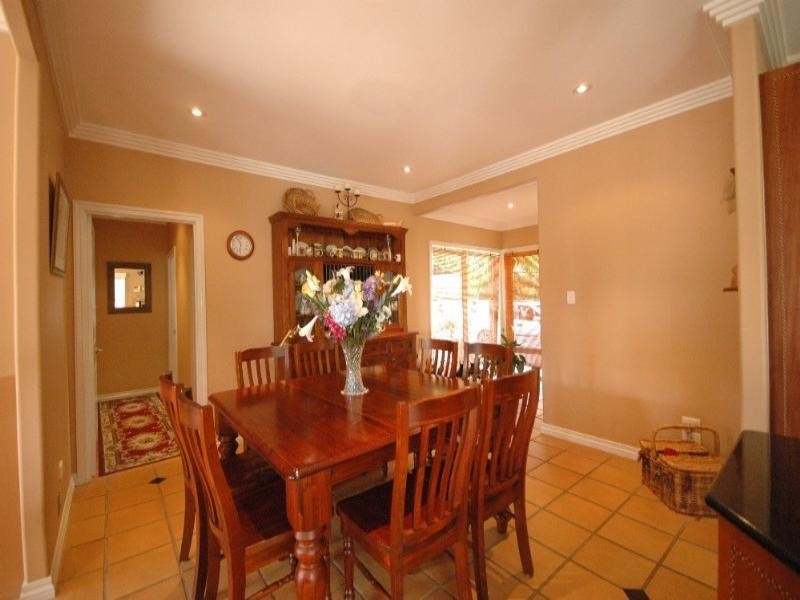 5a Curzon Street, Mount Lofty QLD 4350