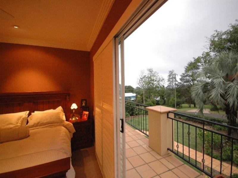 5a Curzon Street, Mount Lofty QLD 4350