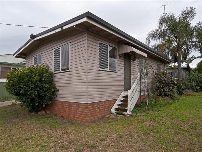 24 Waverley Street, North Toowoomba QLD 4350