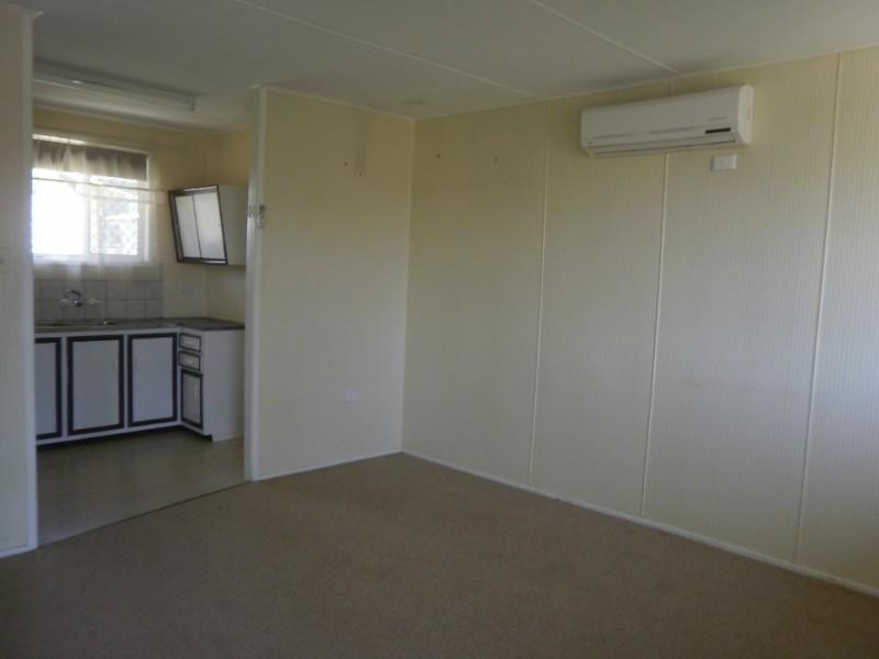 2/14 Ascot Street, Newtown QLD 4350