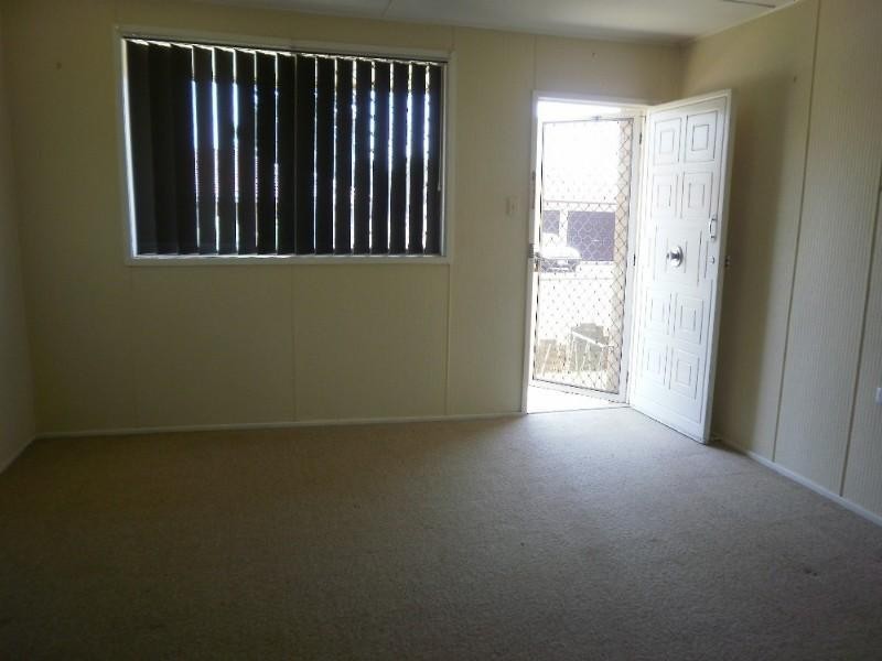 2/14 Ascot Street, Newtown QLD 4350