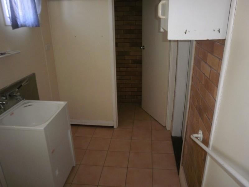 2/14 Ascot Street, Newtown QLD 4350