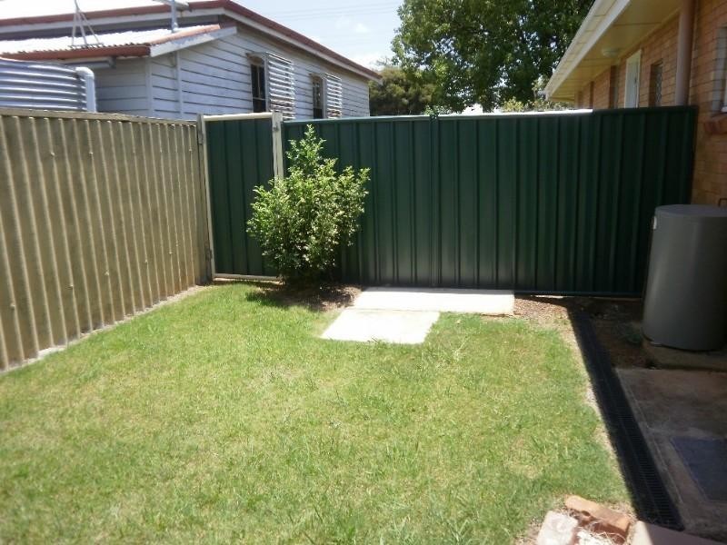 2/14 Ascot Street, Newtown QLD 4350
