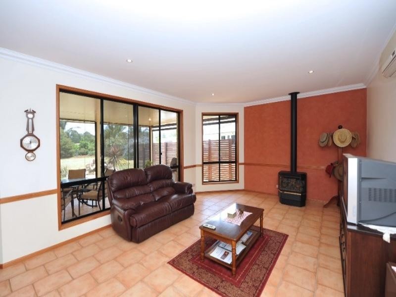 10 Powell Court, Highfields QLD 4352