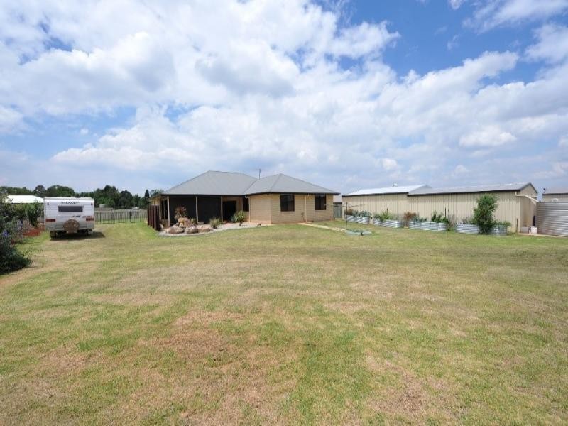 10 Powell Court, Highfields QLD 4352