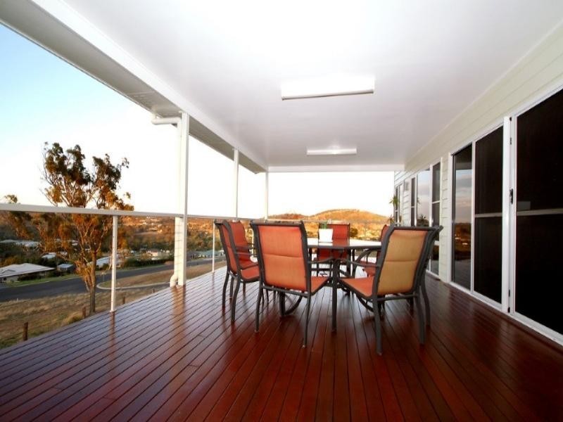 6 Manikato Drive, Hodgson Vale QLD 4352