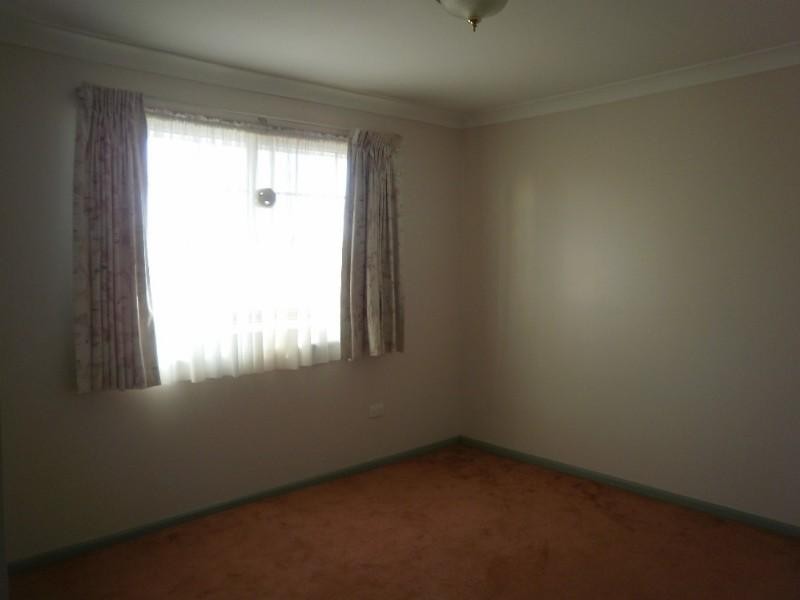 2/2 Roser Close, Kearneys Spring QLD 4350