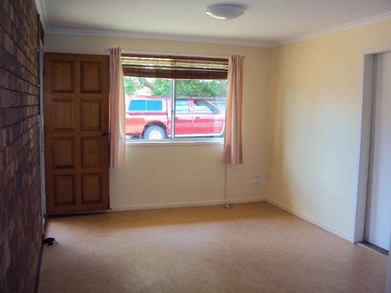 2/8 Marigold Street, Centenary Heights QLD 4350