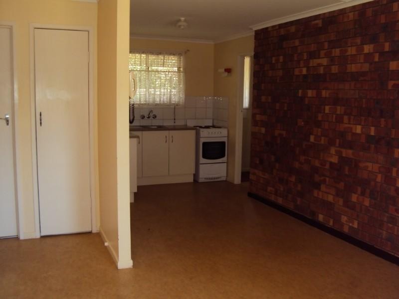 2/8 Marigold Street, Centenary Heights QLD 4350