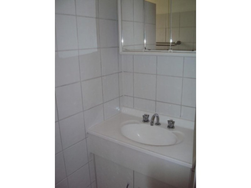 2/8 Marigold Street, Centenary Heights QLD 4350