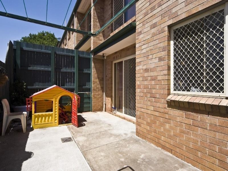 8/248 James Street, Harristown QLD 4350