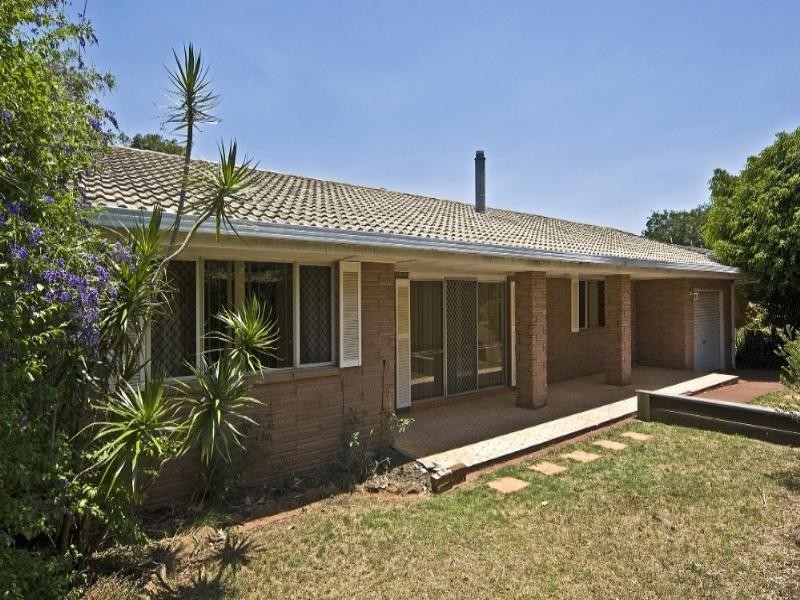 4 Alford Street, Mount Lofty QLD 4350