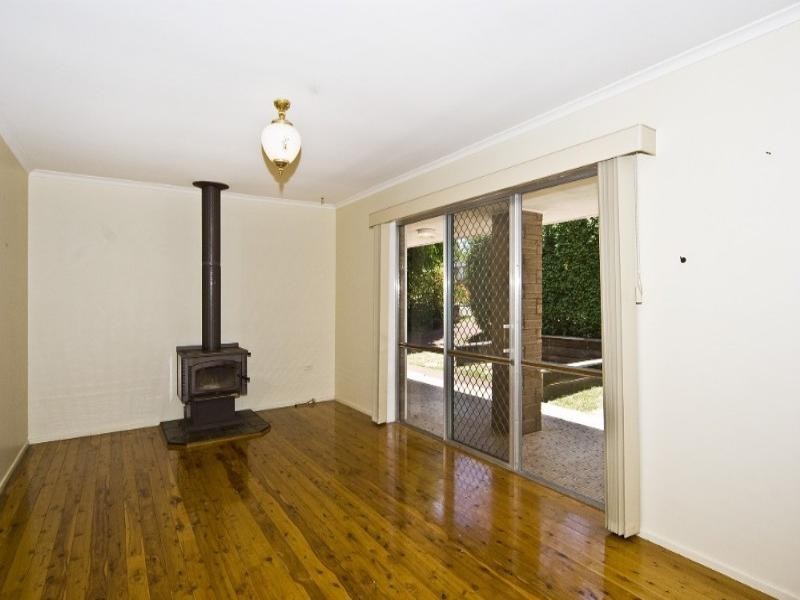 4 Alford Street, Mount Lofty QLD 4350