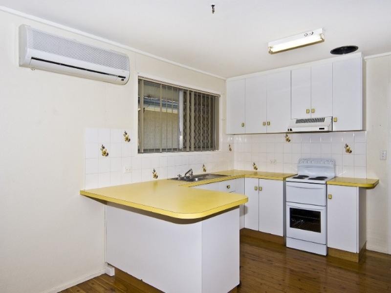 4 Alford Street, Mount Lofty QLD 4350