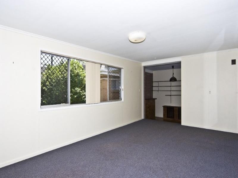 4 Alford Street, Mount Lofty QLD 4350