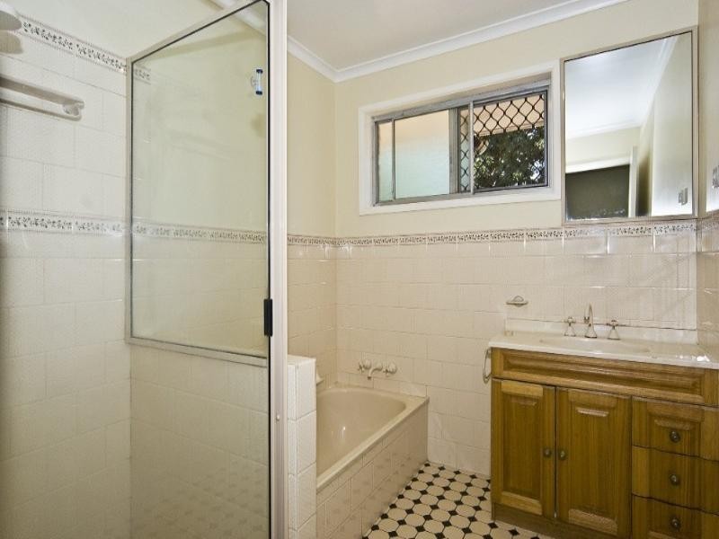 4 Alford Street, Mount Lofty QLD 4350