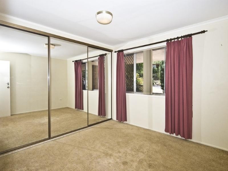 4 Alford Street, Mount Lofty QLD 4350