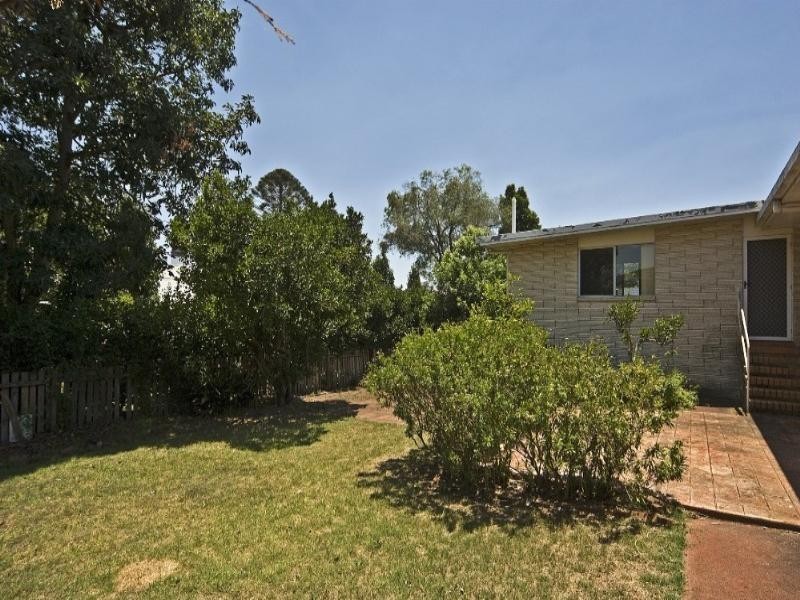 4 Alford Street, Mount Lofty QLD 4350