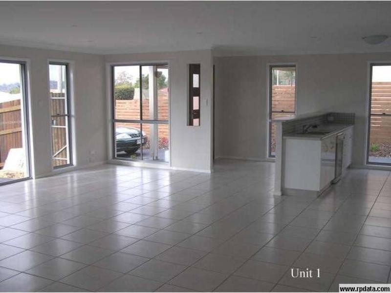 1/202 Stenner Street, Middle Ridge QLD 4350