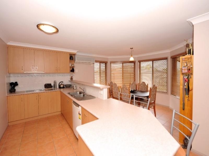 18 Patron Crescent, Glenvale QLD 4350