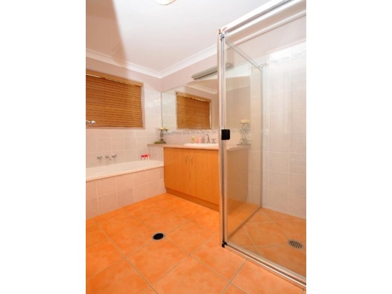 18 Patron Crescent, Glenvale QLD 4350