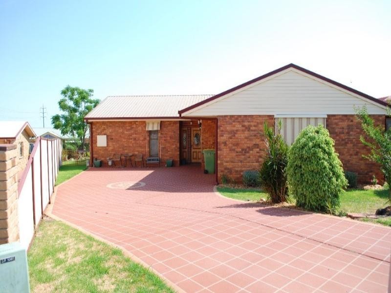 15 Beer Court, Kearneys Spring QLD 4350