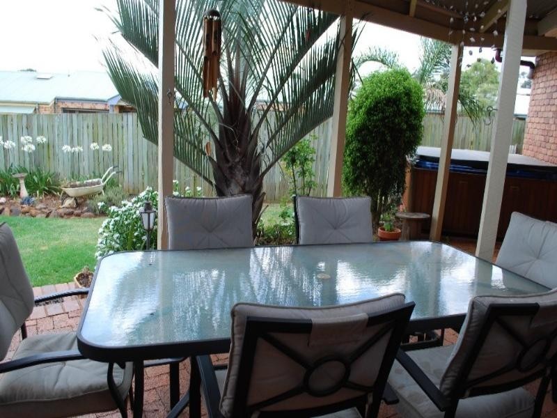 15 Beer Court, Kearneys Spring QLD 4350