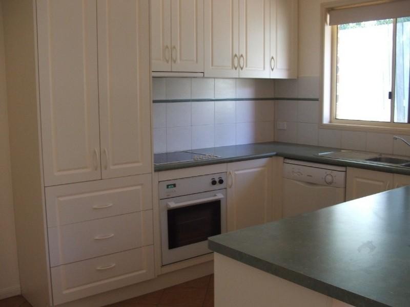 12/27 Gladstone Street, Newtown QLD 4350