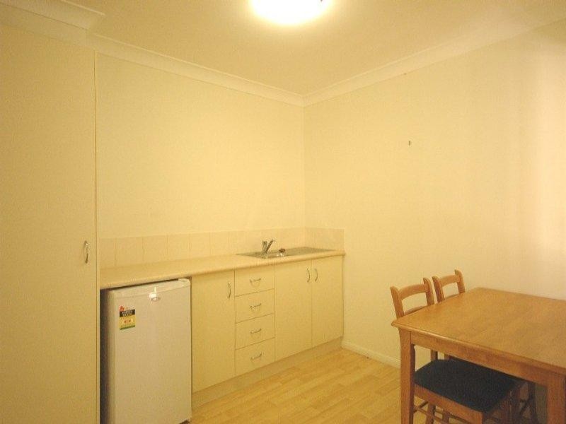 17/306 James Street, Harristown QLD 4350