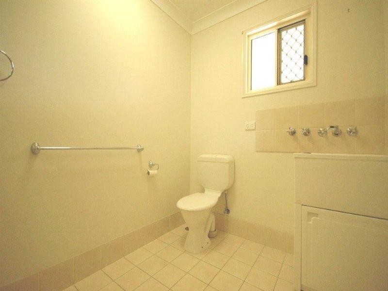 17/306 James Street, Harristown QLD 4350