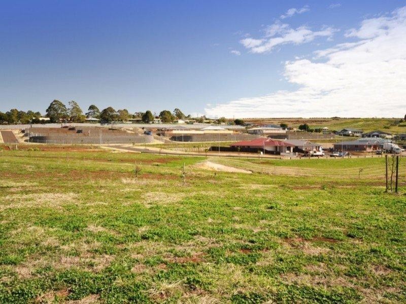 10 Barwick Court, Wilsonton Heights QLD 4350