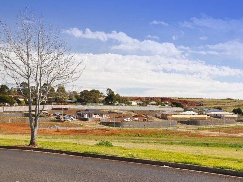 13 Barwick Court, Wilsonton Heights QLD 4350