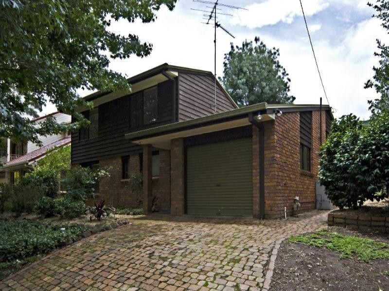 27 Amos Crescent, Mount Lofty QLD 4350