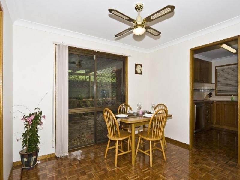 27 Amos Crescent, Mount Lofty QLD 4350
