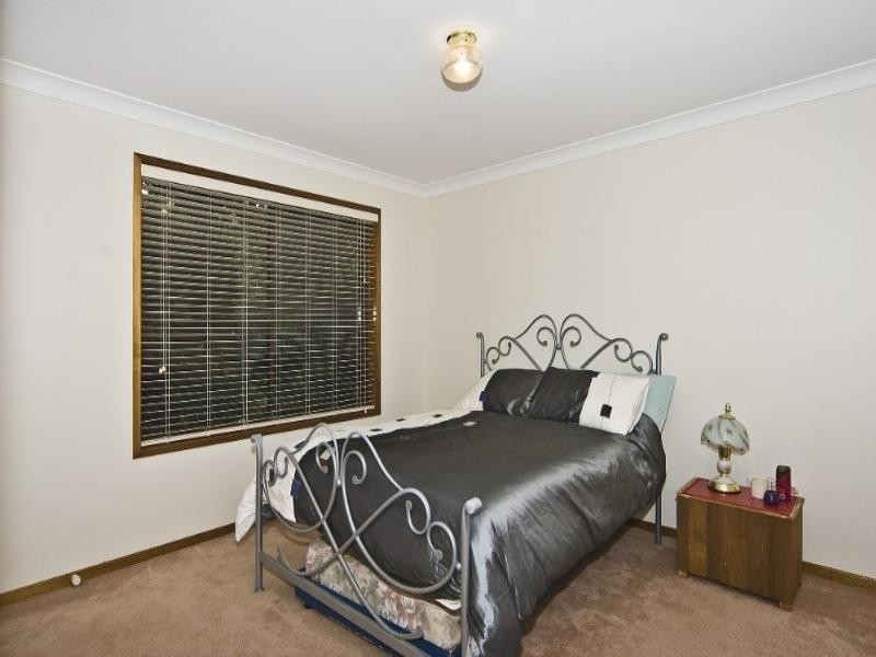 27 Amos Crescent, Mount Lofty QLD 4350