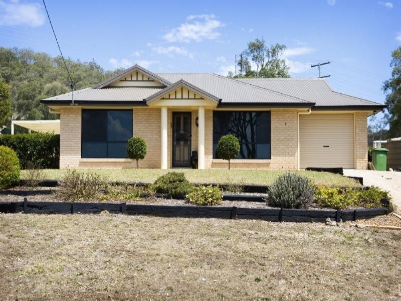 1 Forsyth Street, Greenmount QLD 4359