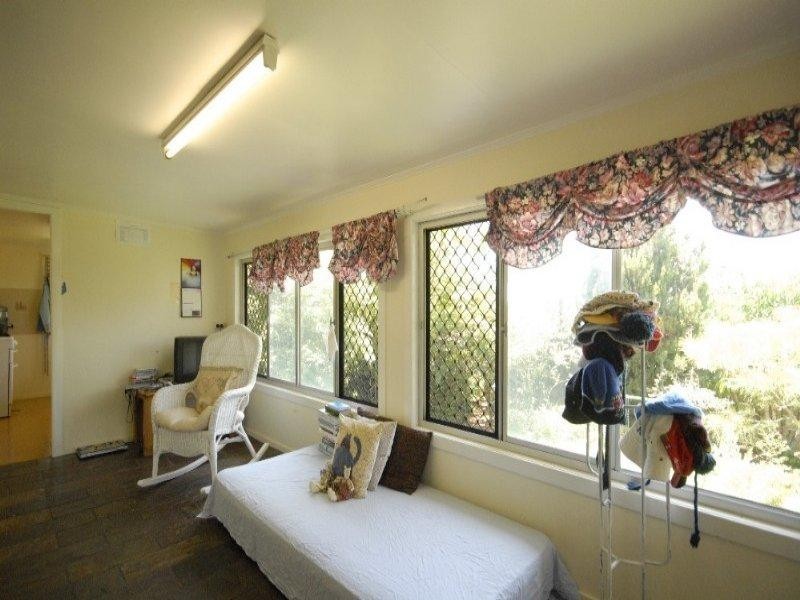 36 Hoey Street, Kearneys Spring QLD 4350