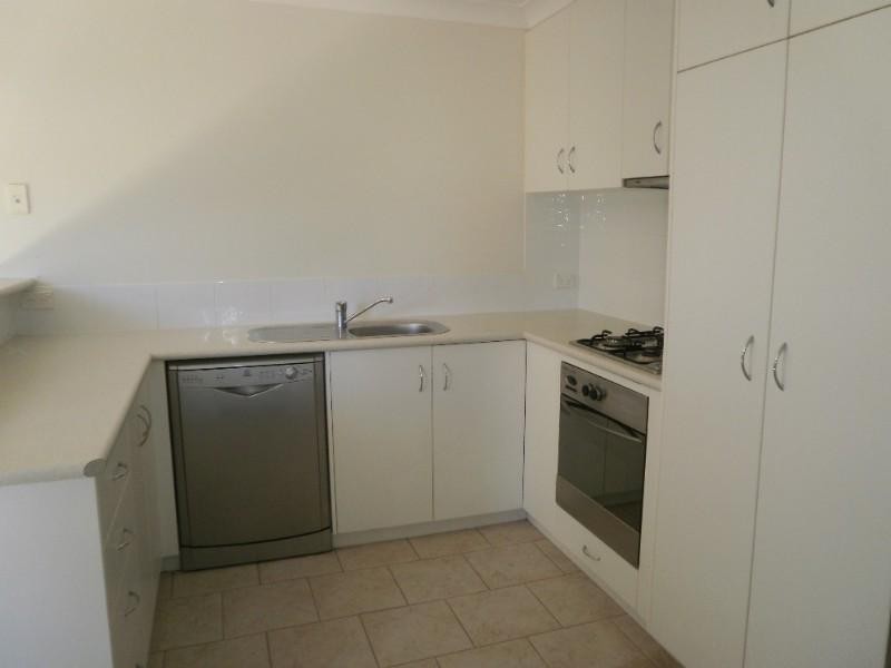 4/14 Uni Plaza Court, Kearneys Spring QLD 4350